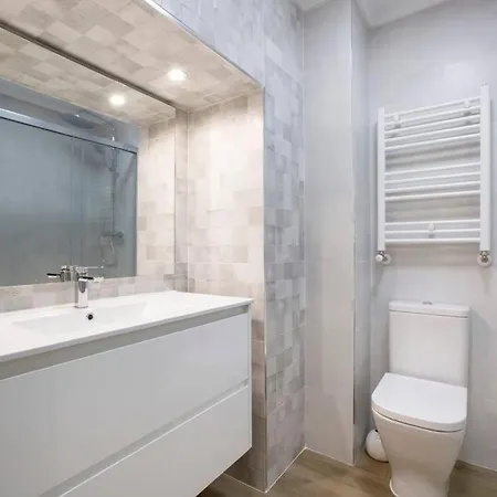 Alhondiga Flat By Next Stop Apartment